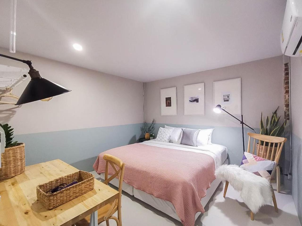 Snoozy Guesthouse Phuket Exterior foto