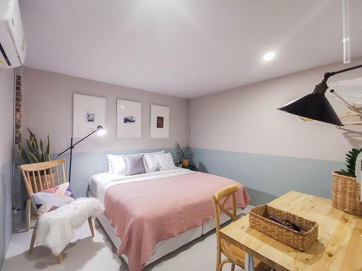 Snoozy Guesthouse Phuket Exterior foto